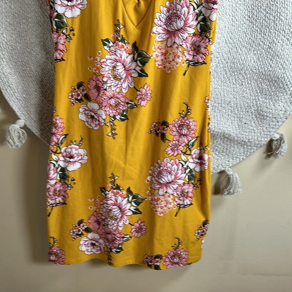 No boundaries gold floral dress - Picture 4 of 7